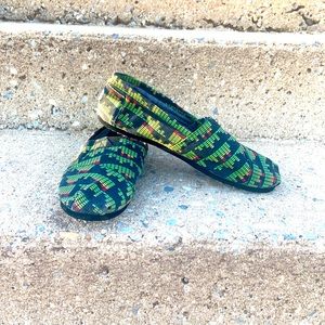 TOMS Black Music Bar Men's Classics, Size 10